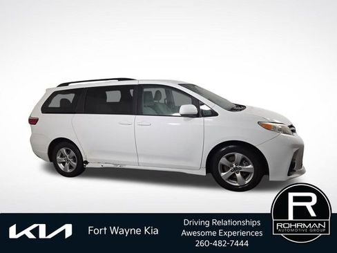 Used 2018 Toyota Sienna LE FWD image 5