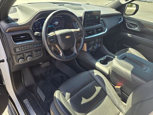 Used 2024 Chevrolet Tahoe High Country w/ Advanced Technology Package AWD/4WD image 2