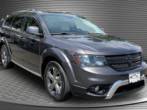 Used 2015 Dodge Journey Crossroad w/ Flexible Seating Group FWD image 1