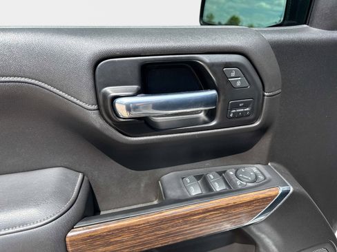 Used 2022 Chevrolet Silverado 1500 High Country w/ Technology Package RWD image 18
