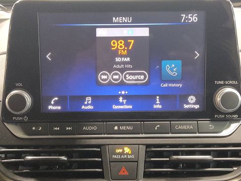 Used 2024 Nissan Altima 2.5 SV FWD image 25