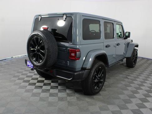 Used 2025 Jeep Wrangler Unlimited Sahara w/ Safety Group AWD/4WD image 23