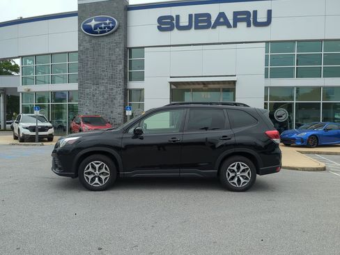 Used 2023 Subaru Forester Premium AWD/4WD image 4