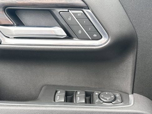 Used 2025 GMC Sierra 1500 SLT w/ SLT Premium Plus Package AWD/4WD image 19