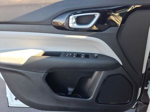 Used 2024 Jeep Compass Limited image 22