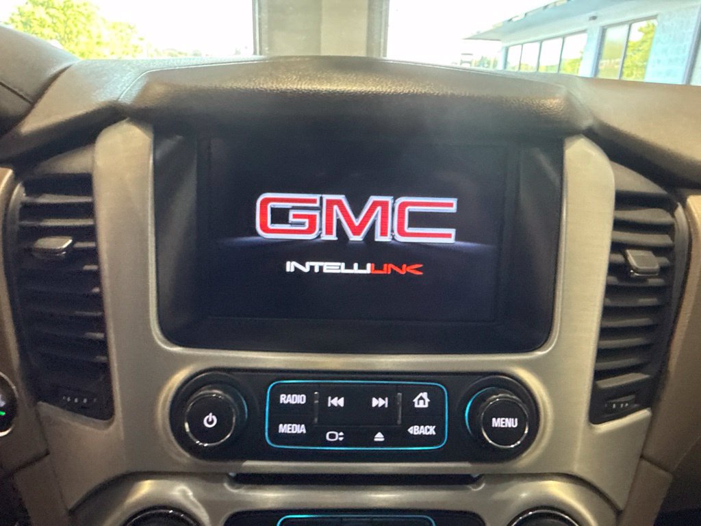 Used 2017 GMC Yukon SLT w/ Premium Edition AWD/4WD image 30