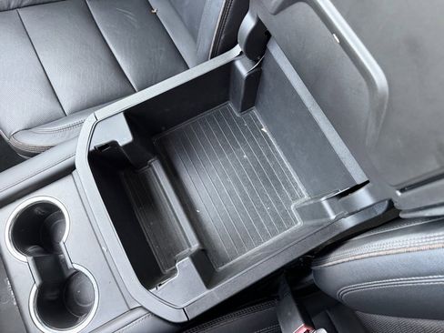 Used 2023 Chevrolet Suburban High Country image 27