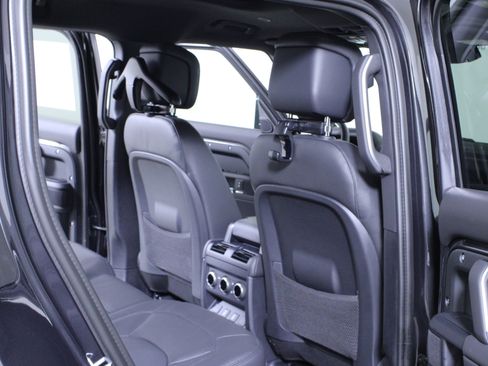 New 2026 Land Rover Defender 110 X-Dynamic SE image 11