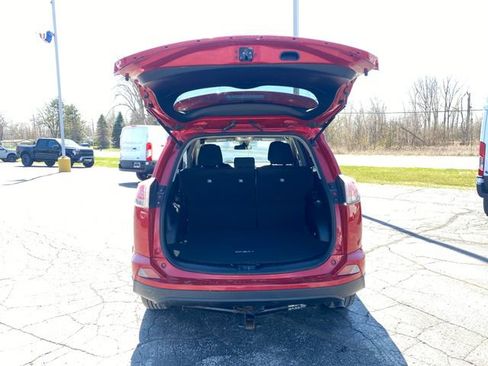 Used 2017 Toyota RAV4 LE w/ Carpet Mat Package AWD/4WD image 17