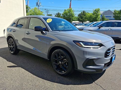 Used 2024 Honda HR-V Sport image 3