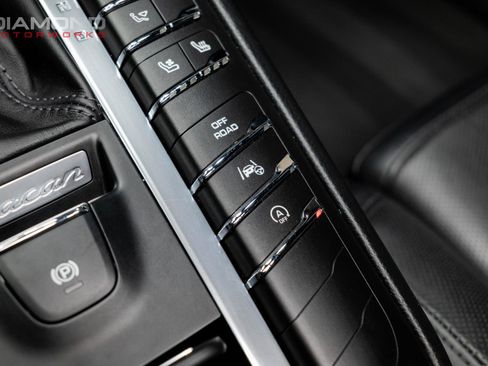 Used 2018 Porsche Macan Turbo image 85
