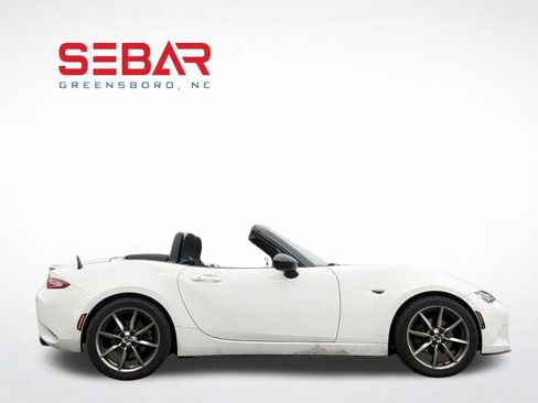 Used 2020 MAZDA MX-5 Miata Sport RWD image 11