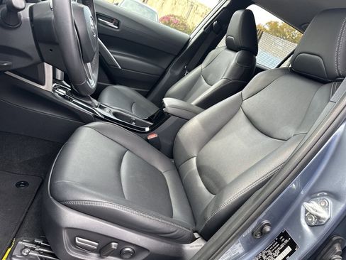 Used 2024 Toyota Corolla Cross XLE FWD image 9