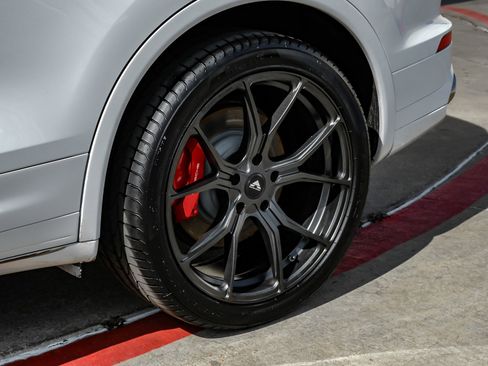 Used 2015 Porsche Cayenne Turbo w/ Premium Plus Package image 50