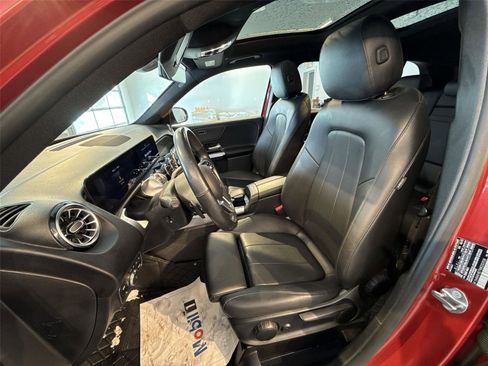 Used 2022 Mercedes-Benz GLB 250 4MATIC image 13