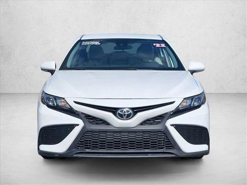 Used 2022 Toyota Camry SE FWD image 2