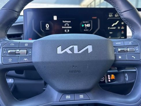 Certified 2024 Kia EV9 Wind AWD/4WD image 31
