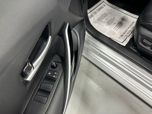 Used 2025 Toyota Corolla XLE image 9