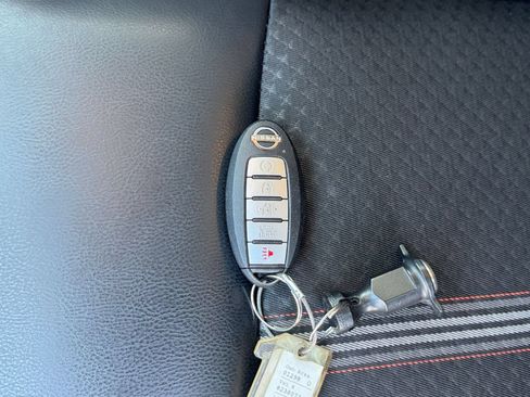 Used 2025 Nissan Altima 2.5 SR FWD image 21