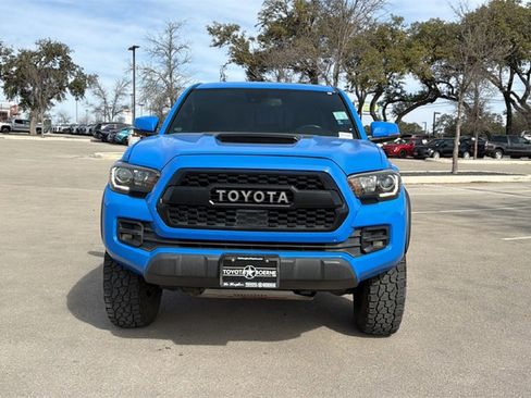 Used 2019 Toyota Tacoma TRD Pro image 2