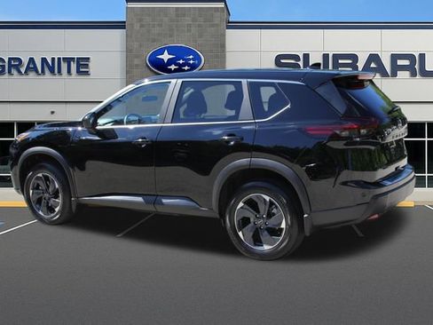 Used 2025 Nissan Rogue SV AWD/4WD image 7