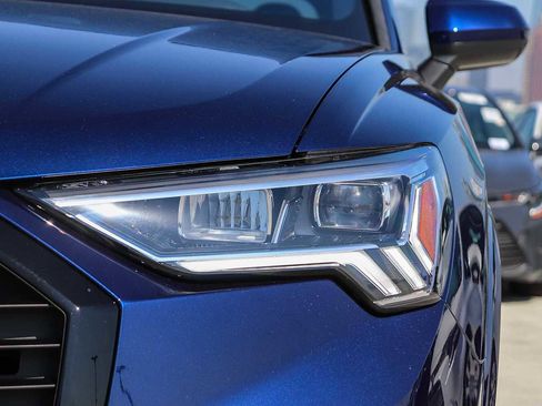 Used 2025 Audi Q3 2.0T Premium w/ Convenience Package image 4