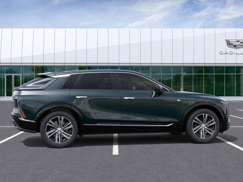 New 2026 Cadillac Lyriq Luxury image 5