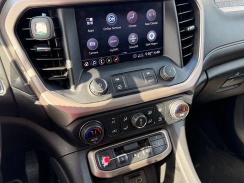 Used 2020 GMC Acadia Denali w/ Technology Package AWD/4WD image 22
