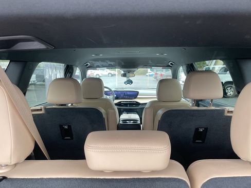 Certified 2025 Buick Enclave Preferred image 10