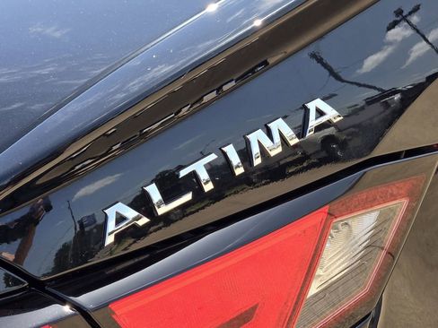 Used 2019 Nissan Altima 2.0 Edition One FWD image 13