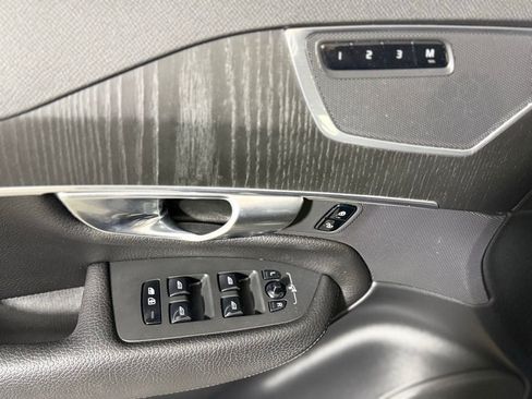 Used 2020 Volvo XC90 T6 Momentum w/ Protection Package Premier AWD/4WD image 22