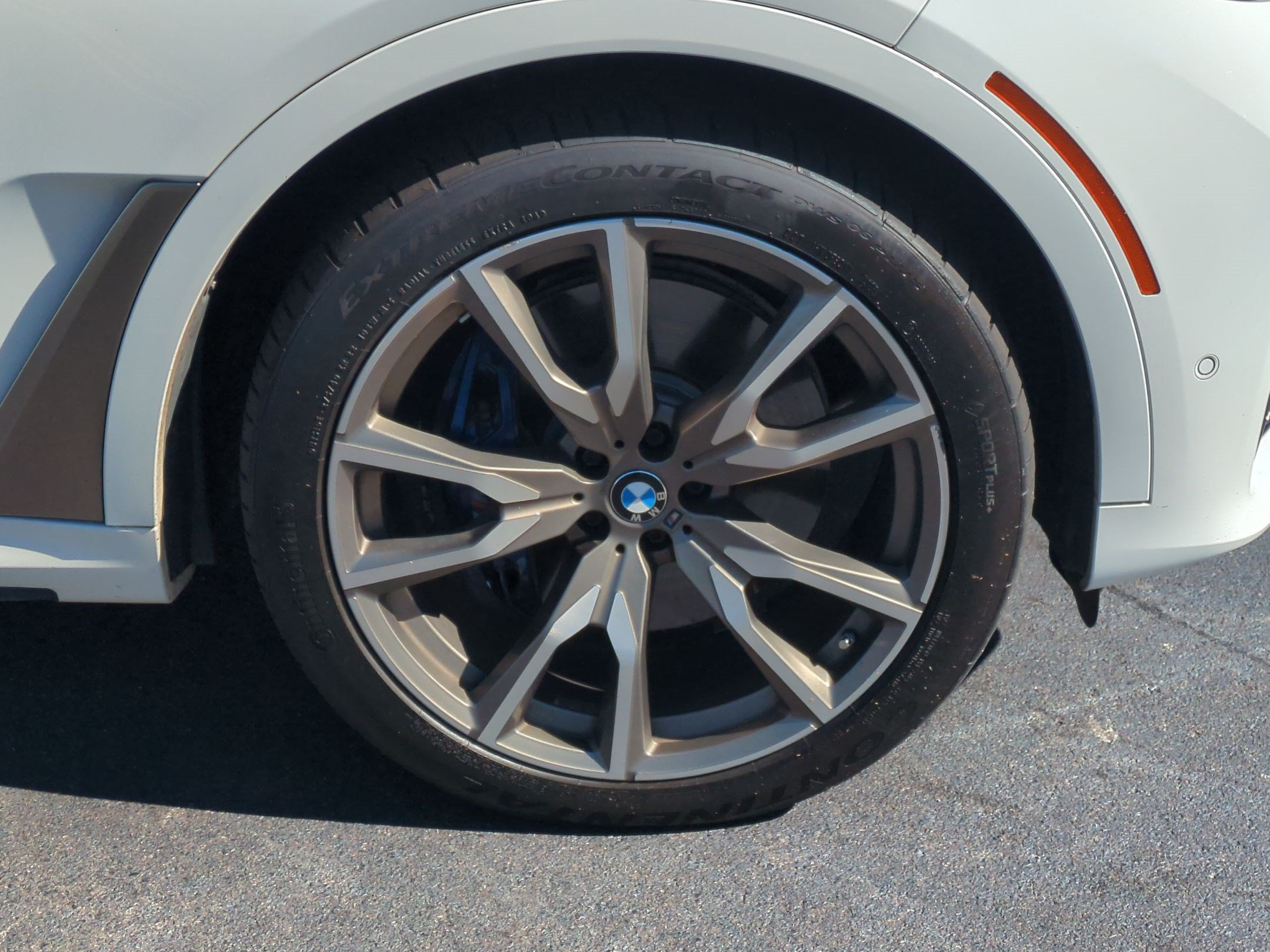 Used 2020 BMW X7 M50i w/ Dynamic Handling Package AWD/4WD image 12