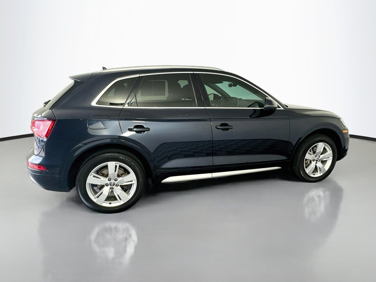 Used 2018 Audi Q5 2.0T Premium Plus w/ Premium Plus Package AWD/4WD image 8