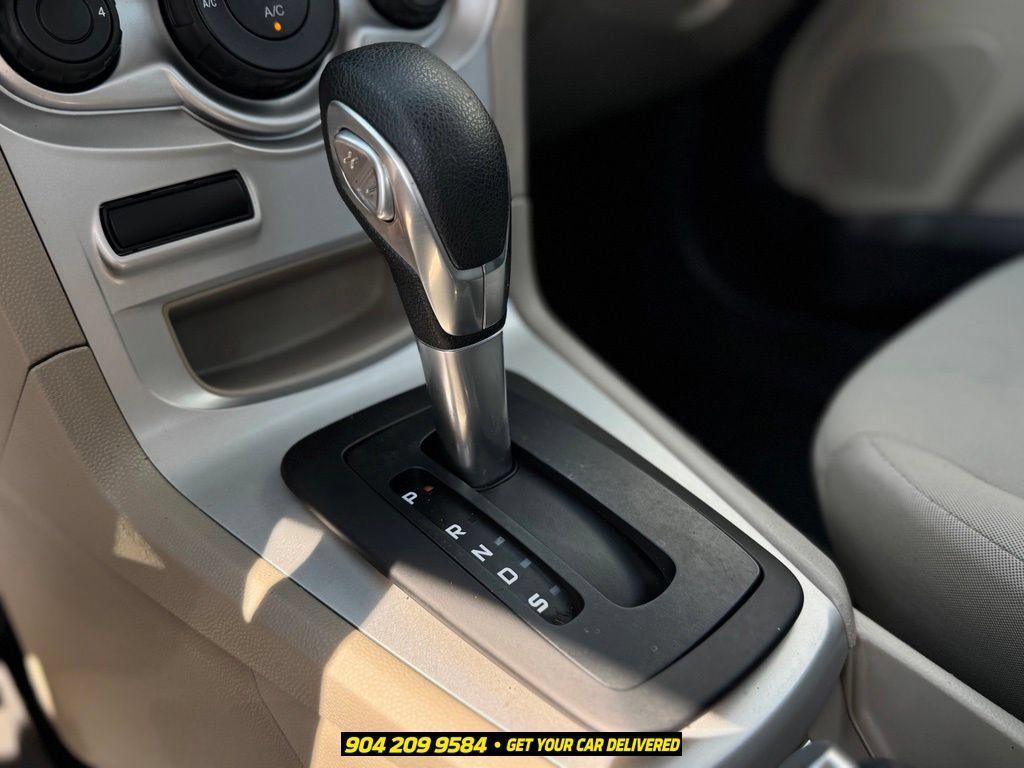 Used 2017 Ford Fiesta SE FWD image 17