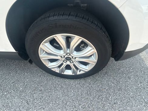 Used 2024 Ford Edge Titanium AWD/4WD image 10