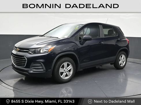 Used 2022 Chevrolet Trax LS AWD/4WD image 1