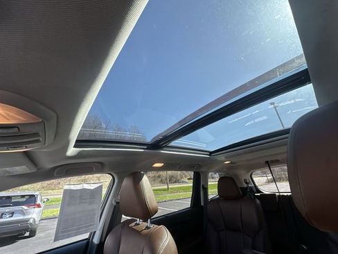 Used 2022 Subaru Ascent Touring image 18
