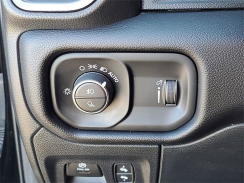 Used 2022 RAM 1500 Big Horn w/ Built-to-serve Edition image 21