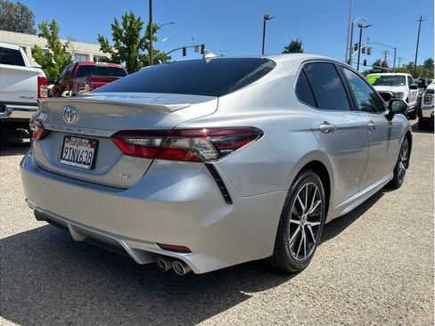 Used 2021 Toyota Camry SE w/ Convenience Package FWD image 8