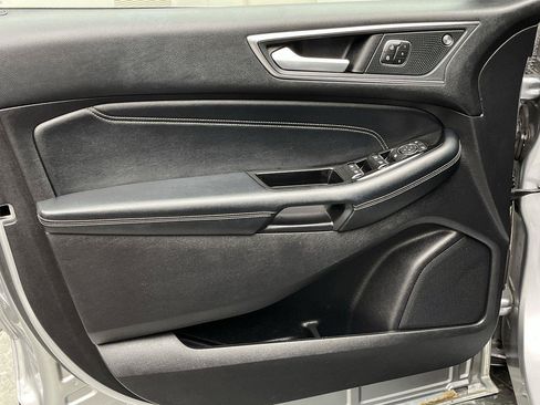 Used 2020 Ford Edge Titanium w/ Cargo Accessory Package AWD/4WD image 7