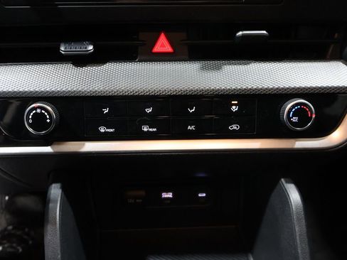 Used 2024 Kia Sportage LX image 28