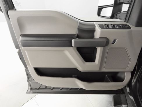 Used 2018 Ford F250 XLT w/ XLT Premium Package image 10