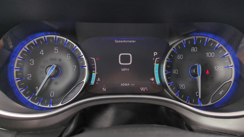 Used 2024 Chrysler Pacifica Touring-L FWD image 20