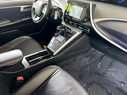Used 2020 Toyota Mirai FWD image 16