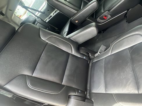 Used 2019 Chevrolet Suburban LT AWD/4WD image 19