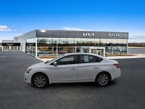 Used 2015 Nissan Sentra SL w/ SL Premium Package FWD image 6