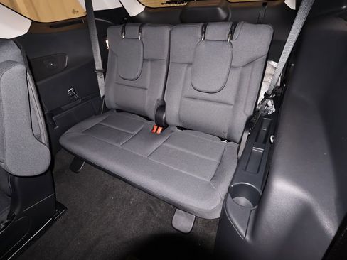 New 2026 Ford Explorer Active AWD/4WD image 15