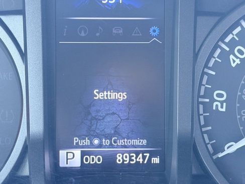 Used 2017 Toyota Tacoma TRD Off-Road image 14