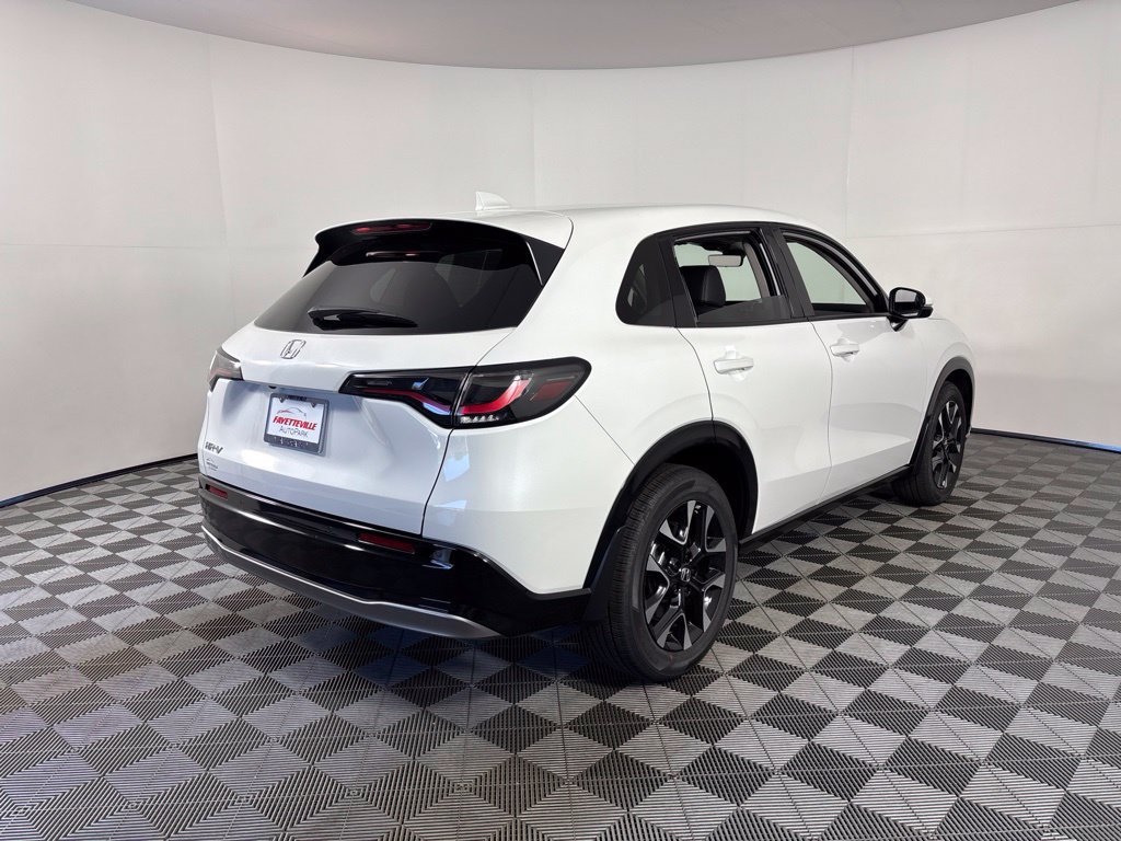 Used 2027 Honda HR-V EX-L image 9