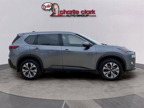 Used 2023 Nissan Rogue SV image 6